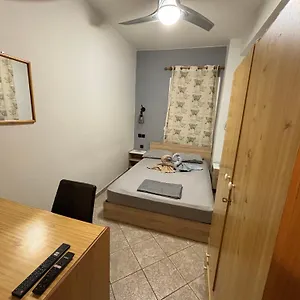 κάντε κράτηση εδώ